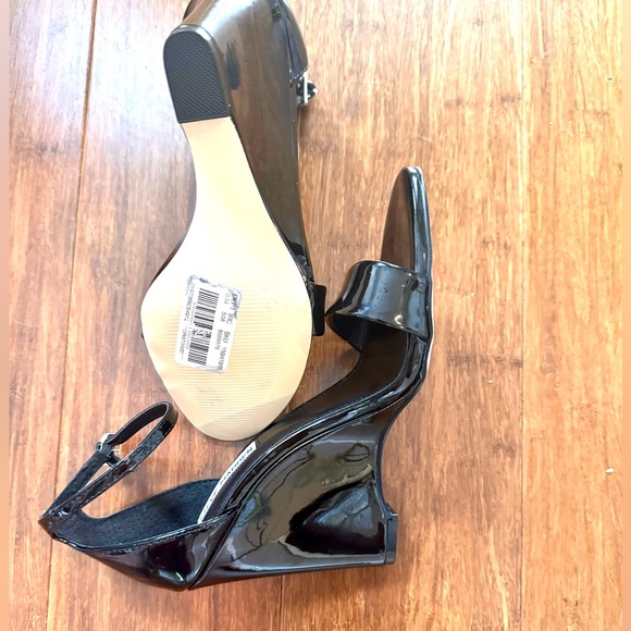New Steve Madden Mallor Wedge strap Sandals black patent leather size 7.5 - Picture 7 of 9